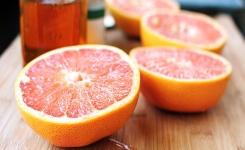 Pamplemousse et Miel : Un Secret Naturel pour Perdre du Poids et Booster Votre Santé