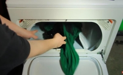 Séchez le linge 2 fois plus rapidement grâce à une astuce simple ! Réduisez votre facture d'électricité!