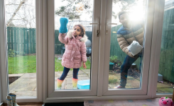 Une recette pour laver les vitres naturellement et efficacement