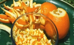 Ne jetez plus vos écorces d’orange : transformez-les en nettoyant naturel puissant