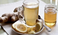 Le thé au gingembre facilite la digestion, éloigne le rhum, fait perdre du poids et bien plus encore (recette)