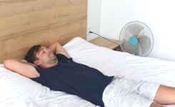 Dormir sans oreiller : Quels sont les avantages et inconvénients pour la santé