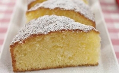 Gâteau à l'eau sans lait, beurre et œufs : la recette facile et hypocalorique pour un goûter savoureux