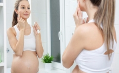 Voici comment prendre soin de votre peau lorsque vous êtes enceinte