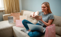 Pourquoi certaines personnes cachent-elles leurs achats à leur conjoint ?