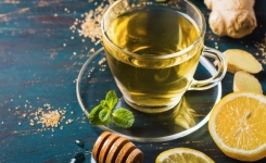 Comment une boisson simple peut soutenir la digestion et l’élimination