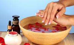Les avantages incroyables de l’eau de rose pour votre peau