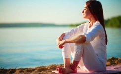 Une femme peut-elle vivre sans un homme à ses côtés ?