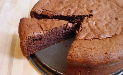 La célèbre recette du gâteau au chocolat sans sucre, sans beurre, sans oeufs !