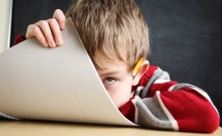 Ce qui se passe vraiment dans le cerveau d’un enfant TDAH et comment l’aider