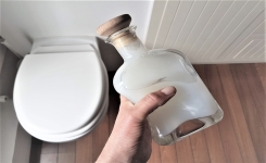 Fabriquer son gel WC fait maison en 5 minutes : Une recette naturelle et efficace