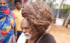 À 95 ans, cet Indien n’a jamais coupé ses cheveux