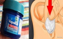 Elle a JUSTE mis du coton avec du Vicks dans ses oreilles … Résultat : Elle a ENCORE du mal à le Croire !