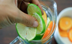 Eau Citronnée : Une Recette Simple pour Dégonfler Votre Ventre 