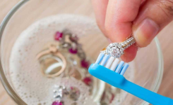 Recette de nettoyant à bijoux très simple et efficace !