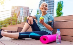 Sport le matin ou le soir ? Ce que disent vraiment les études après 50 ans