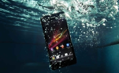 Comment sauver son smartphone tombé dans l'eau ?