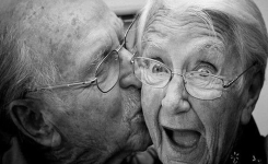 Une Magnifique Histoire d'Amour : Des Amoureux de Lycée se Retrouvent et se Marient après 70 Ans de Séparation