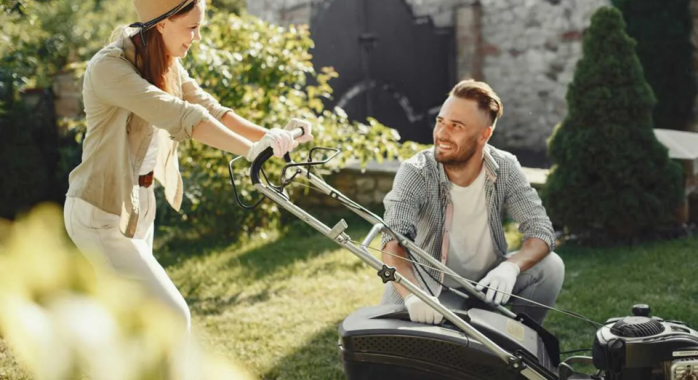 Tondre sa pelouse le dimanche