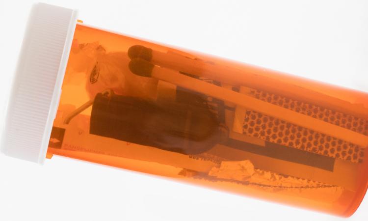 Apprendre à faire un Kit de survie à partir d’une bouteille de pilules pourrait peut-être vous sauver la vie un jour!