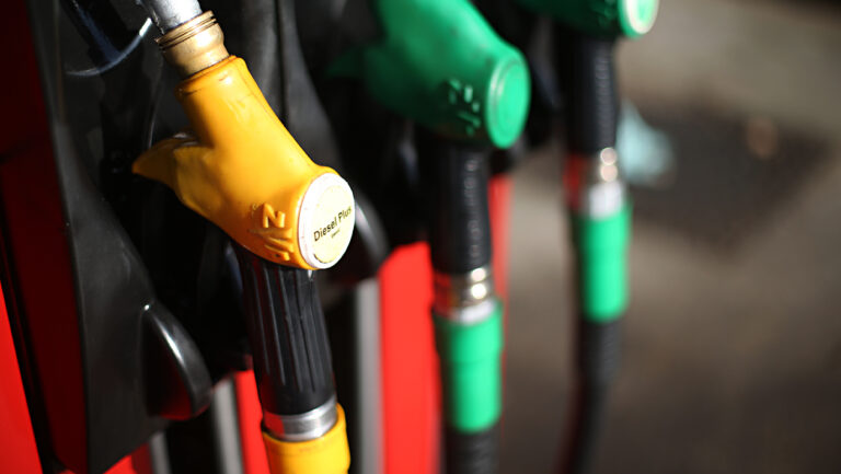 Hausse brutale du diesel au 1er janvier: « La prochaine fois, je prendrai une essence »
