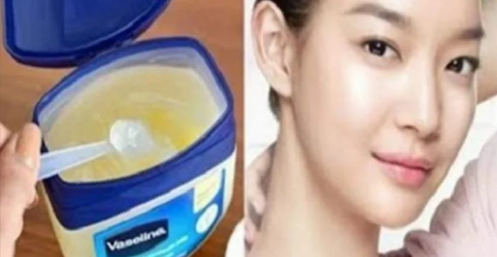 À 51 ans, elle semble plus jeune. Découvrez son astuce naturelle pour prendre soin de sa peau