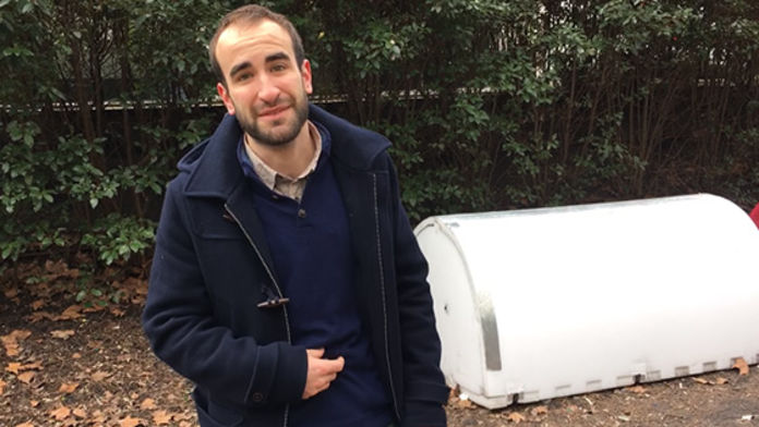 Il invente des « igloos » pour les sans-abri : des abris chauds et sûrs qui permettent aux moins chanceux de passer l’hiver