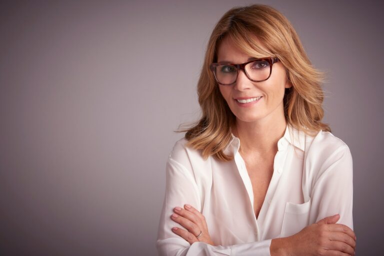 Pourquoi les femmes de plus de 40 ans préfèrent les jeunes ?