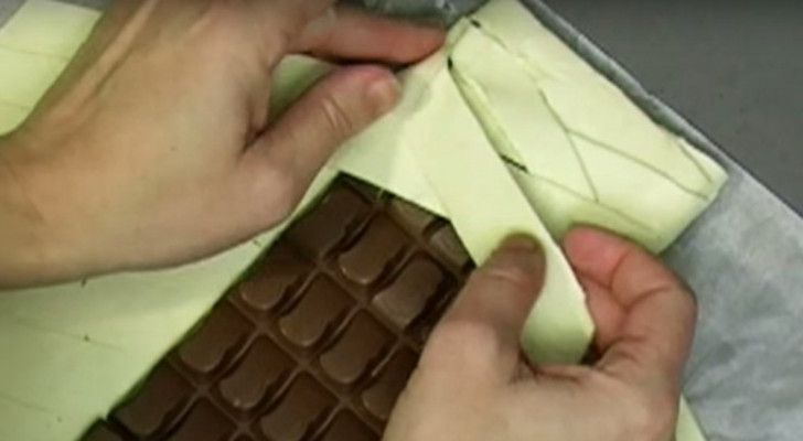 Recette gourmande : tablette de chocolat enrobée de pâte feuilletée