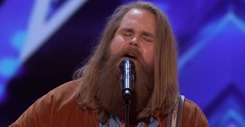 Chris Kläfford fait pleurer tout le monde avec une interprétation émotionnelle de « Imagine »