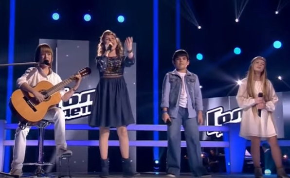 Ces 4 enfants interprètent «Hallelujah» à leur façon. J’adore…