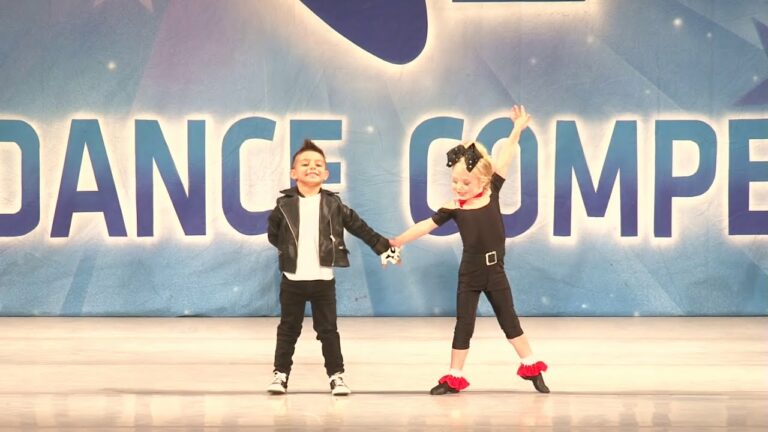 Deux enfants de 4 ans offrent une performance sur des musiques de « Grease » et épatent les juges