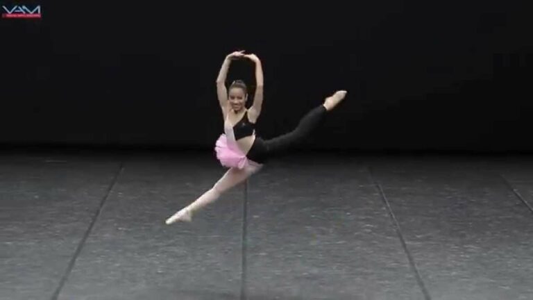 Moitié de ballet et moitié de danse hip-hop et elle fait vibrer les spectateurs sur place