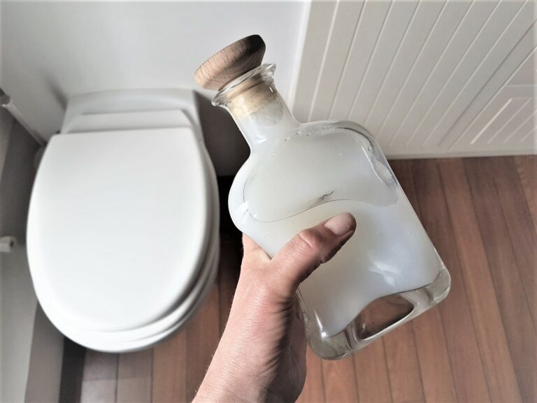 Fabriquer son gel WC fait maison en 5 minutes : Une recette naturelle et efficace