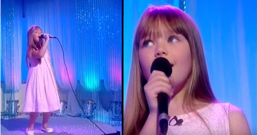 Performance à couper le souffle : Un ange aux yeux bleus interprète un classique de Whitney Houston
