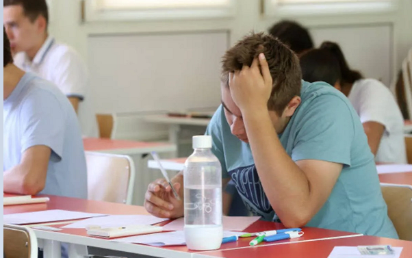 Orthographe : « À tout à l’heure » ou « à toute à l’heure », que faut-il écrire ?