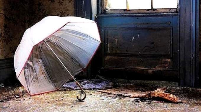 Pourquoi ouvrir un parapluie dans une maison porte-t-il malheur ?