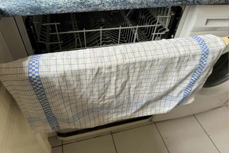 Pourquoi mettre un torchon dans la lave vaisselle ?