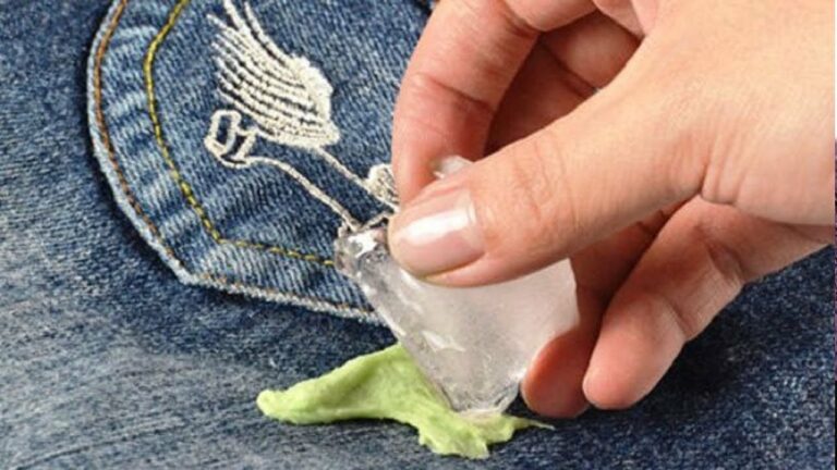 Comment Retirer le Chewing-gum de votre Pantalon en Jean ?