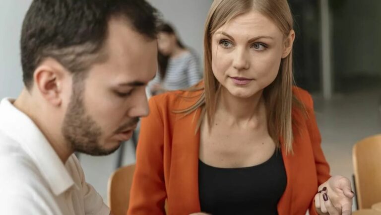 Pourquoi un homme évite-t-il le contact visuel ? Les clés pour comprendre
