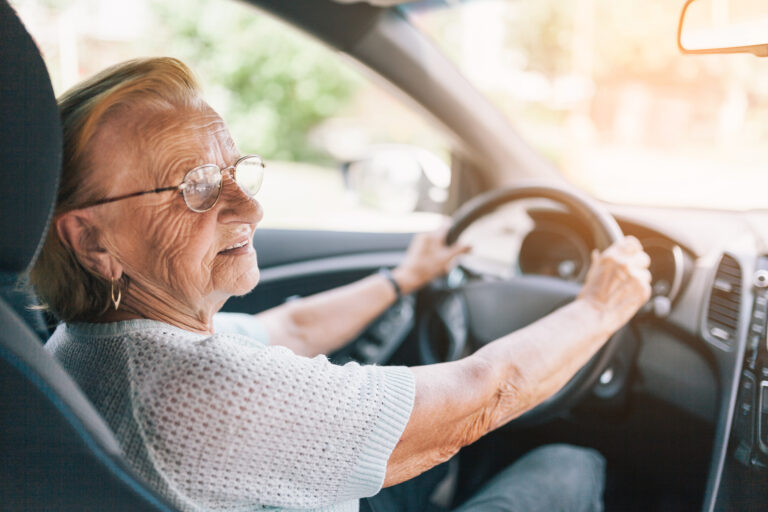 Seniors : à partir de cet âge, il vaut mieux arrêter de conduire !