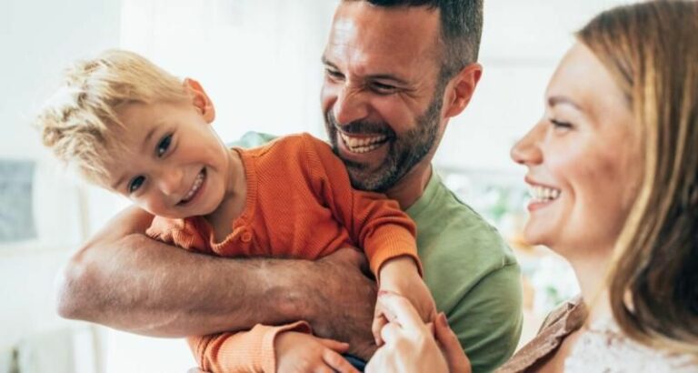 Vous mélangez les prénoms de vos enfants ? Voici ce que cela révèle vraiment