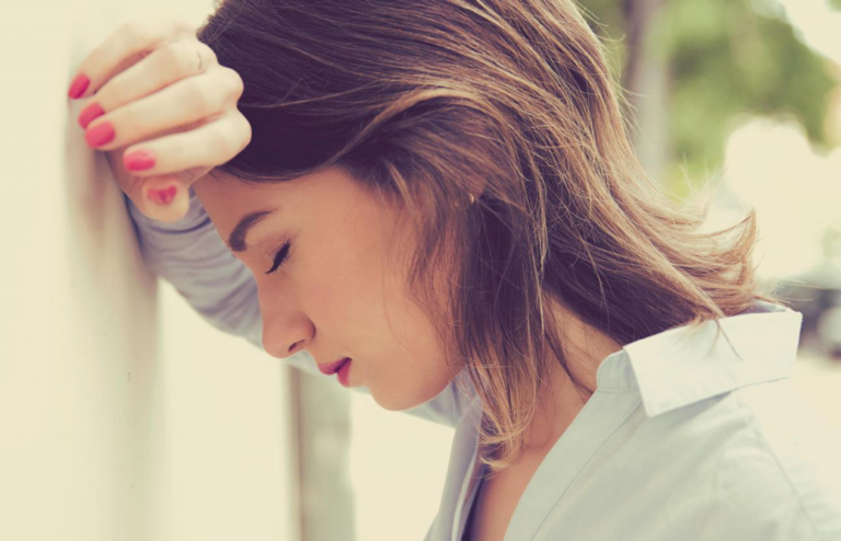 « Les symptômes se ressemblent » : la différence entre une dépression et un burn-out expliquée par une psychologue