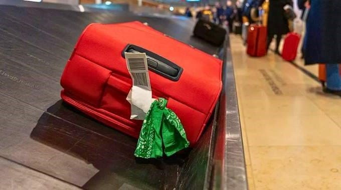 Un agent d’aéroport explique pourquoi décorer sa valise peut poser problème