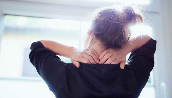 7 signaux que votre corps vous envoie quand une relation ne vous fait pas du bien