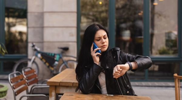 Que signifie le fait de toujours arriver en avance ? Ce que dit la psychologie