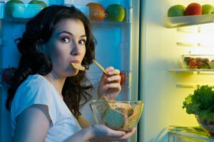 encore faim juste après avoir mangé 